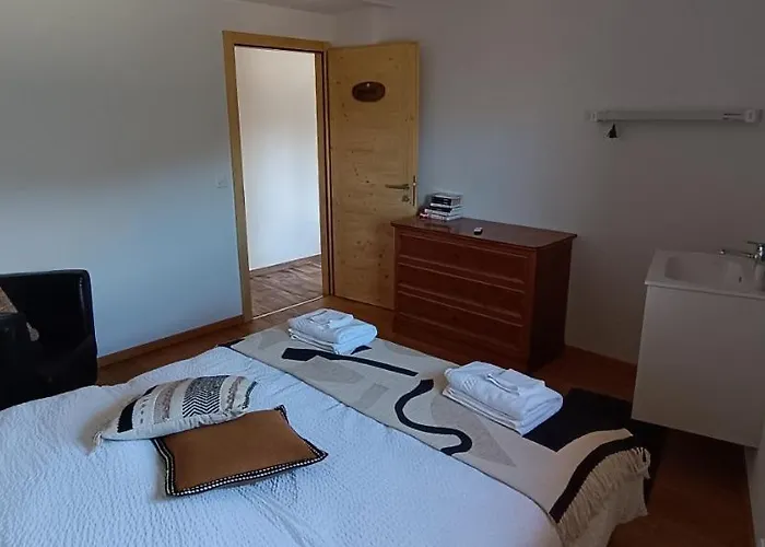 La Reine-des-pres Nocleg ze śniadaniem Vernamiège