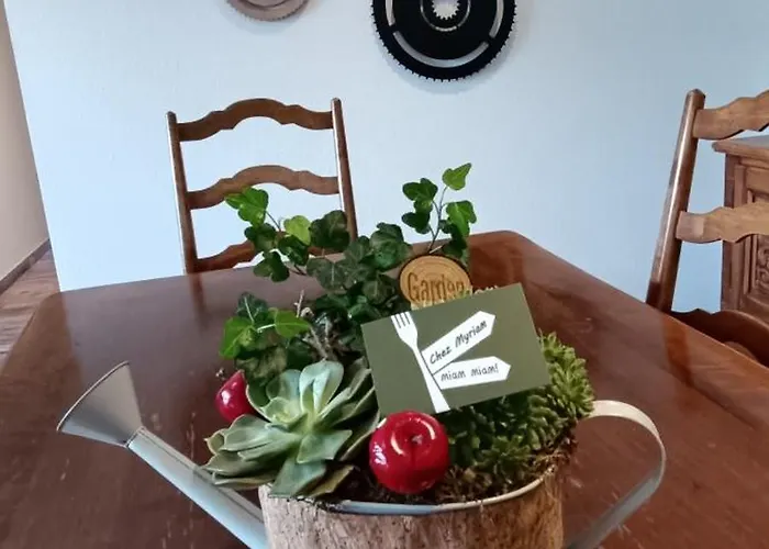 La Reine-des-prés Couette-café Vernamiège